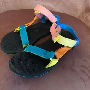 Women’s multi colored Teva sandals. Size 10